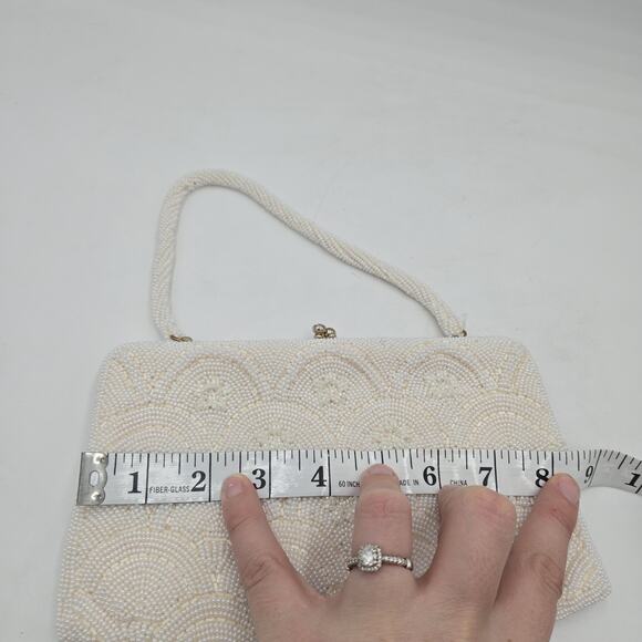 Vintage White Fully Beaded Clutch Purse 1960’s Voguemont Kisslock Bridal - Picture 7 of 8